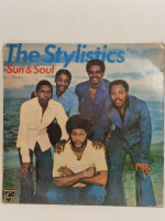 1977 THE STYLİSTİCS SUN & SOUL UZUN CALAR 33 DEVİR LP PLAK ORJİNAL KABINDA ORJİNAL BASKISIDIR